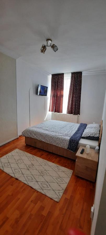 Apartament La Denis Birlad Luaran gambar